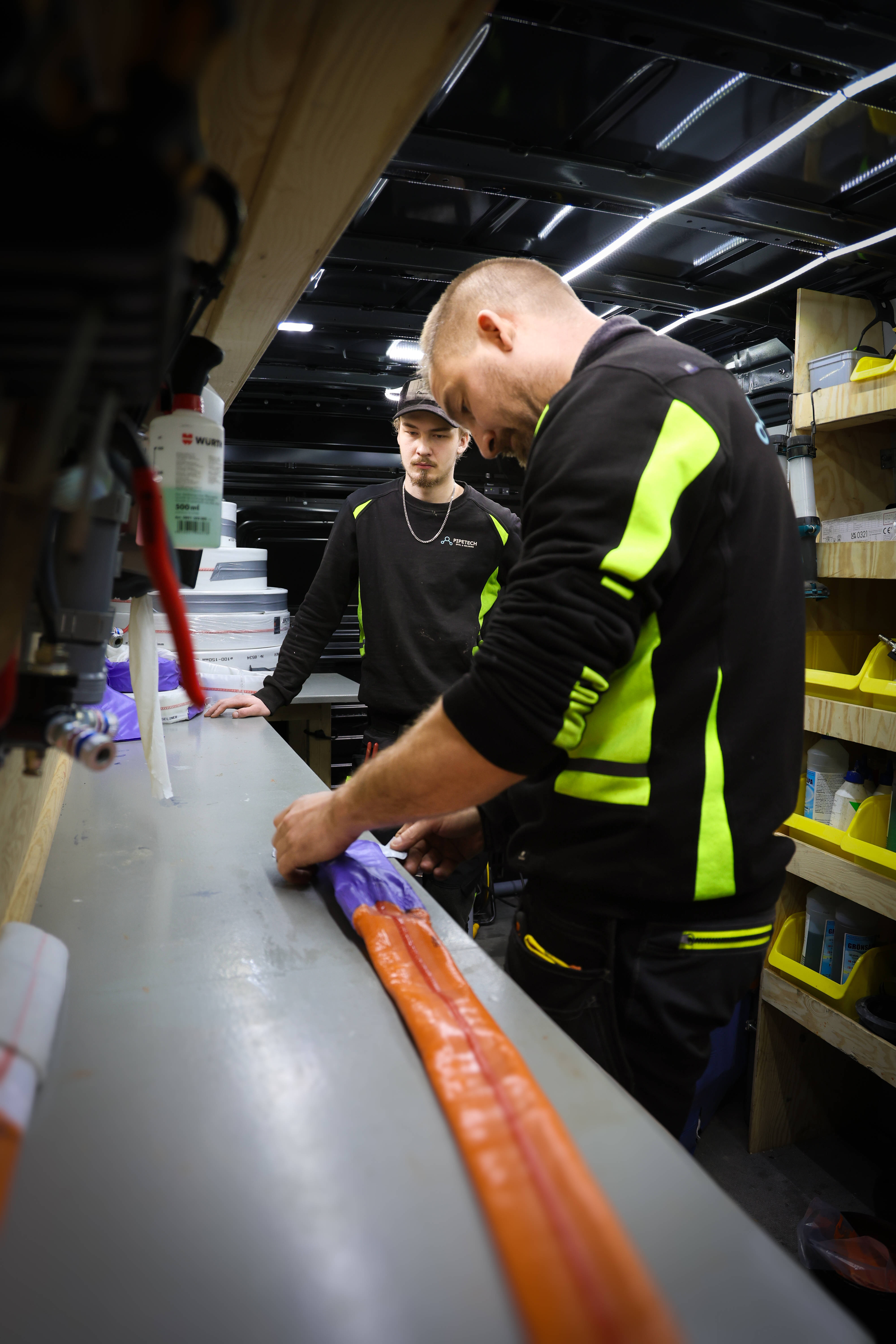 arbete med epoxistrumpan till relining