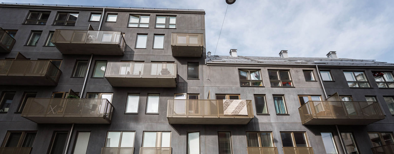 hus och fasader i plåt och andra material